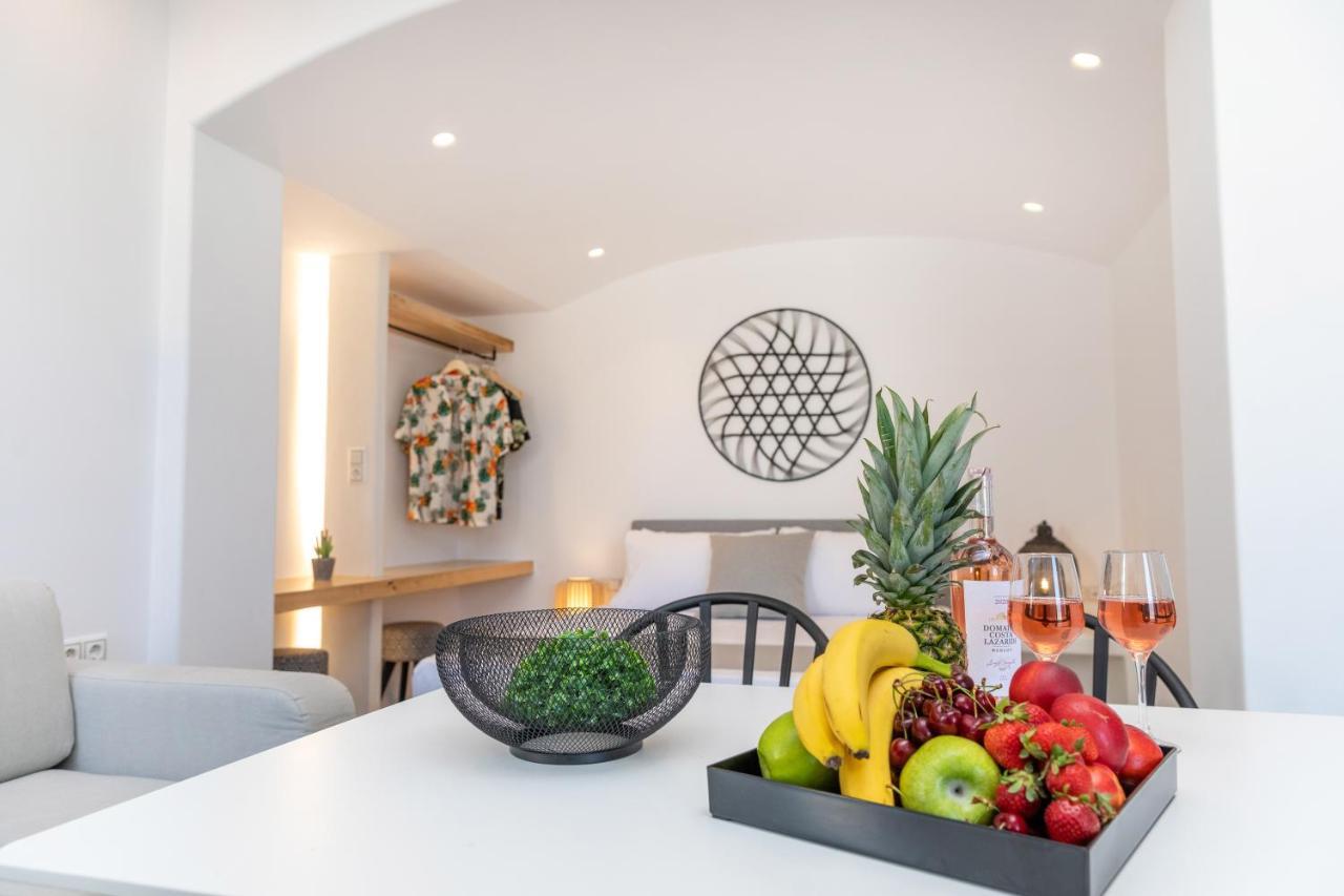 Naxos Downtown Apartments & Suites Naxos City Екстер'єр фото